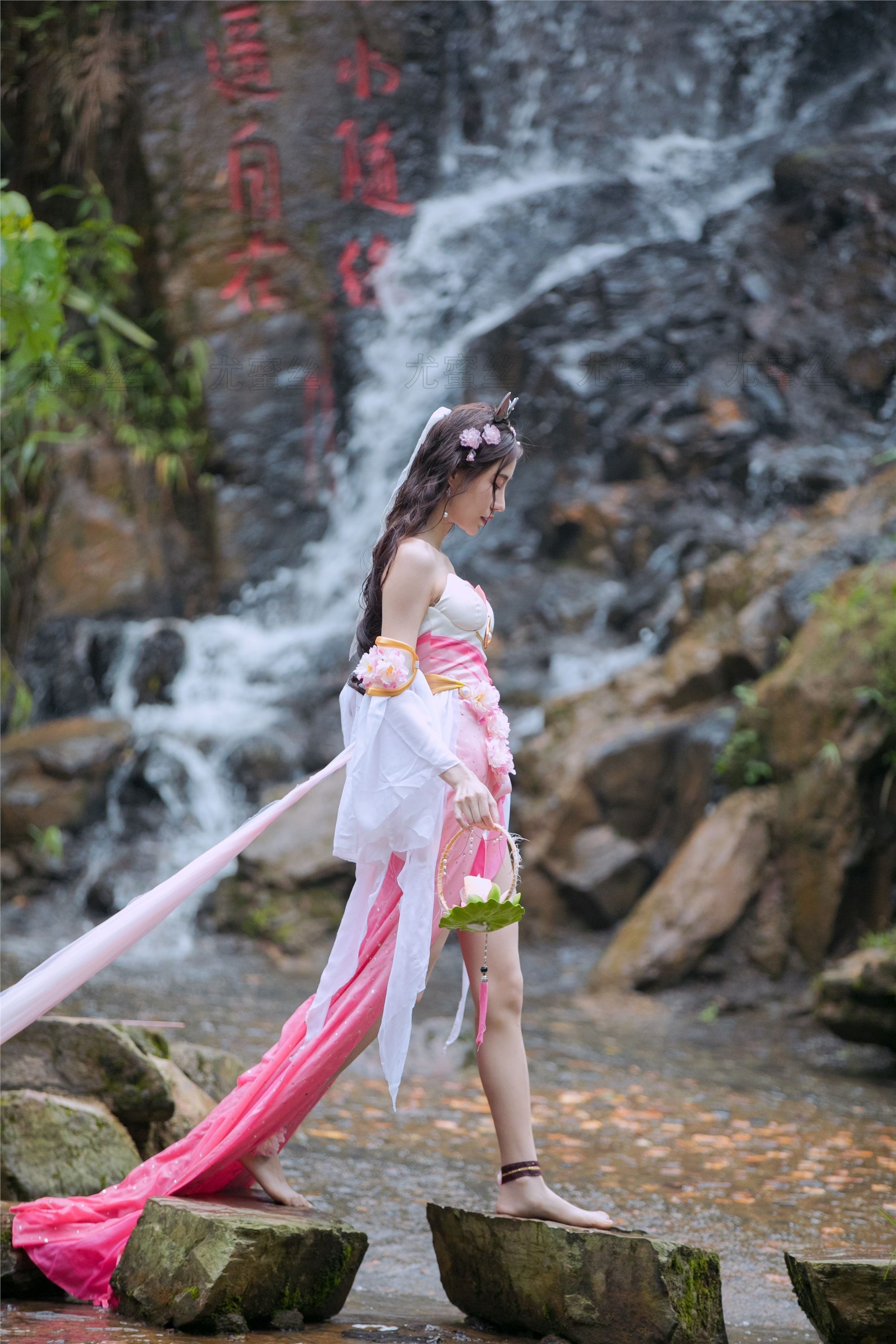 尤蜜丝 穿搭写真 NO.031